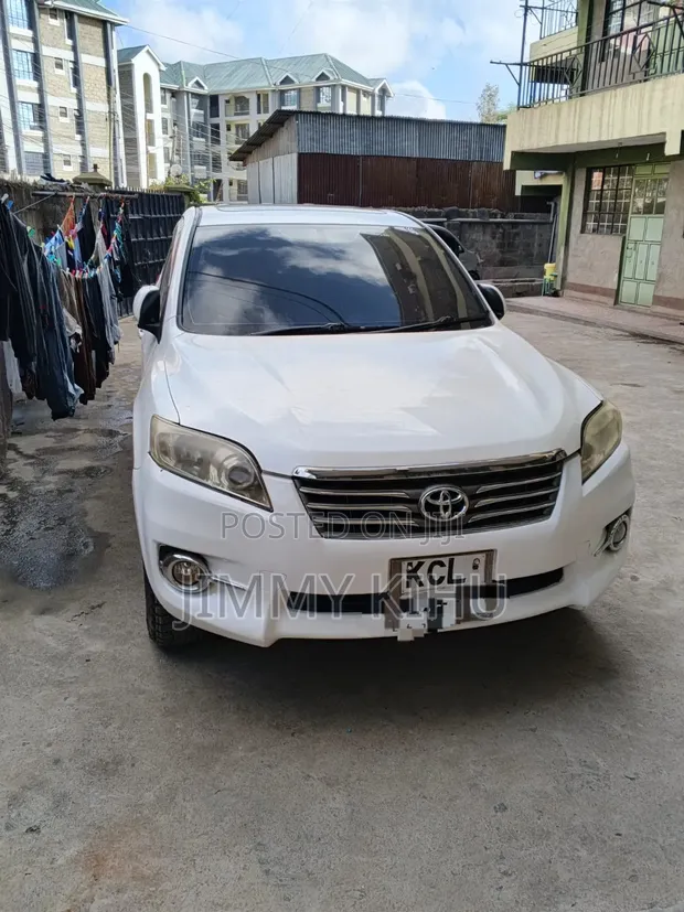 Toyota Vanguard 2010 White - 1