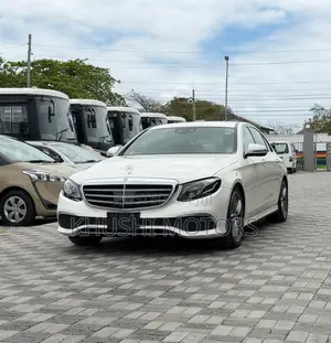 Mercedes-Benz E220 2017 Nyeupe