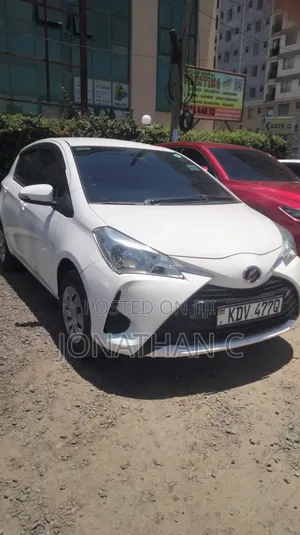 Toyota Vitz 1.3 FWD 5dr Hatchback 2018 White
