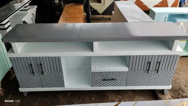 Set ya TV Stand na Meza ya Kahawa - 1