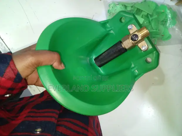 Lightweight Goat Water Bowl - 1