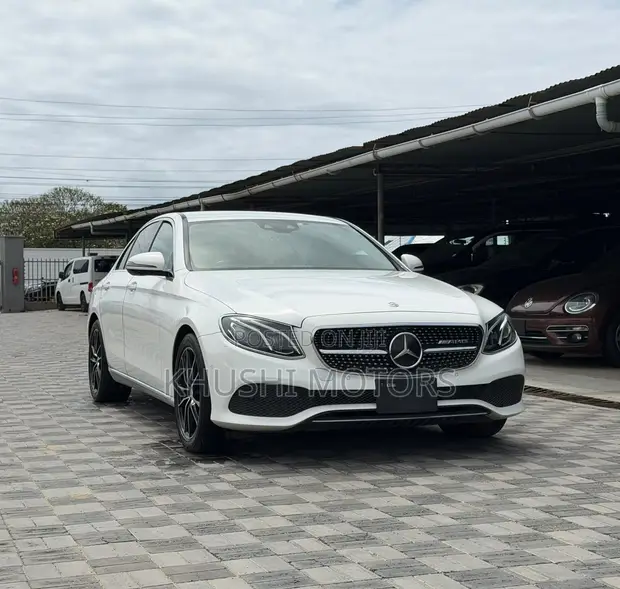 Mercedes-Benz E200 2016 Nyeupe - 1