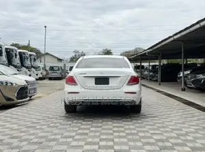 Mercedes-Benz E200 2016 Nyeupe