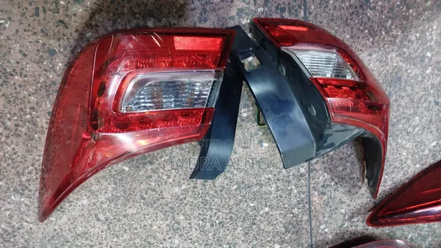 Subaru Legacy/Outback 2016-2019 Tail Lights (Ex-Japan) - 1