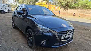 Mazda Demio 2015 Nyeusi
