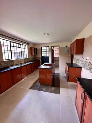 Nyumba ya Vyumba 4 vya Kulala (Villa) Inauzwa Karen C