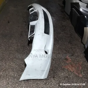 Subaru Impreza N12 Bampa ya Mbele na Fog Lamps
