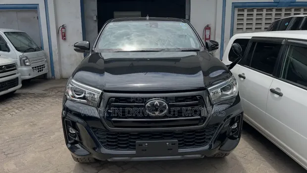 Toyota Hilux 2019 Black - 1