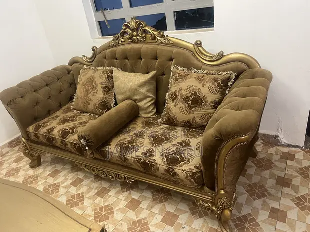 Grand Royal Style 7-Seater Sofa Set with Table - 1