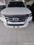 Toyota Fortuner 2.8 D AWD 2019 White - 4