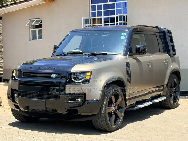2022 Land Rover Defender 110 D300 - 1