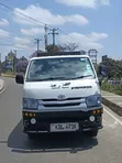 Toyota HiAce Tour Van 2015 - 3