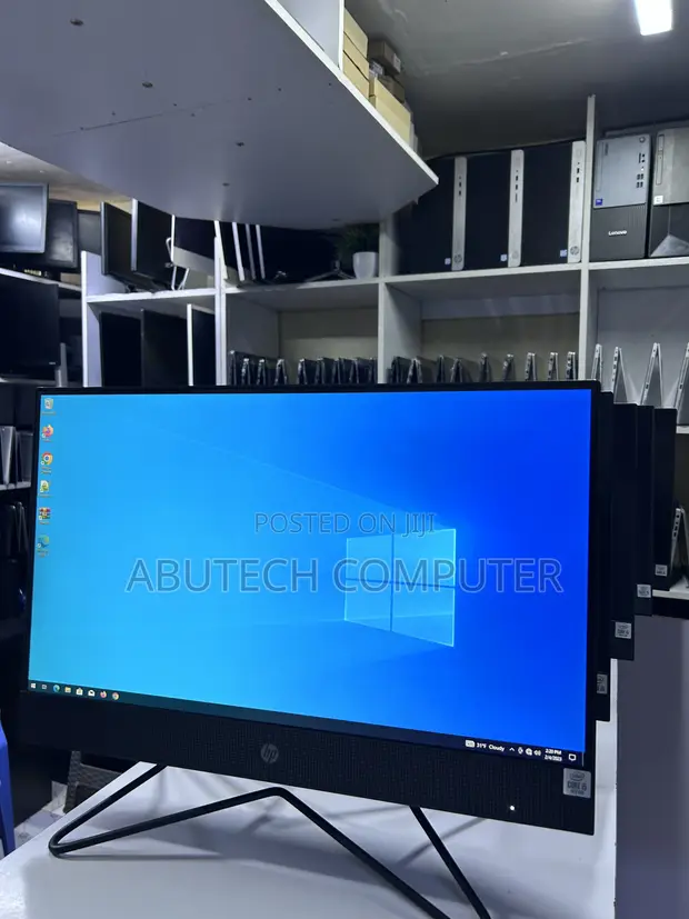 HP 200 G4 Desktop All-in-One, i5, 16GB RAM, 512GB SSD - 1