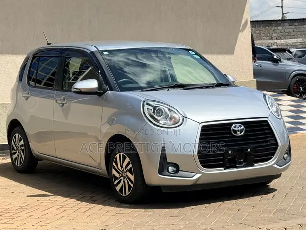 Toyota Passo 2019 Silver - 1