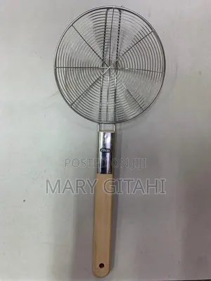 Kijiko cha Mandazi cha Mbao / Skimmer (24cm)