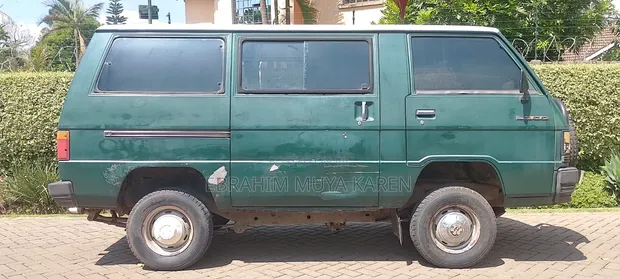Mitsubishi Delica L300 Van 1986 - 1