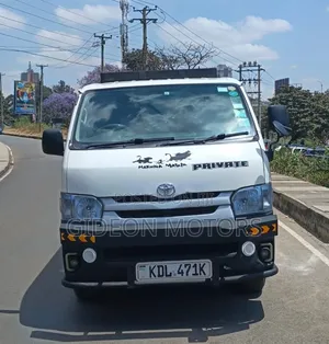 Toyota HiAce Tour Van 2015