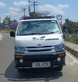 Toyota HiAce Tour Van 2015 - 1