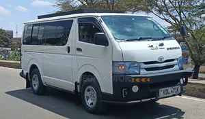 Toyota HiAce Tour Van 2015