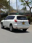 Toyota Vanguard 2010 Nyeupe - 2