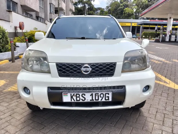 Nissan X-Trail 2006 White - 1