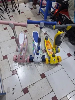 Scooter yenye Nuru na Muziki