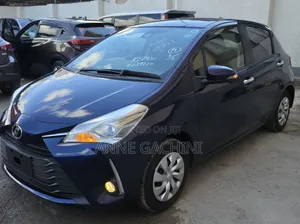 Toyota Vitz 1.3 FWD 5dr 2019 Bluu