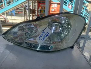 Toyota Ipsum 2005 Headlight