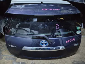 Toyota Aqua Boot / Tailgate