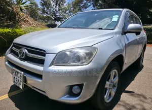 Toyota RAV4 2012 Nyeupe