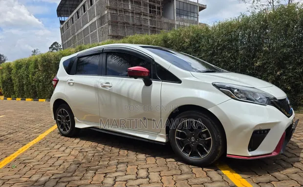 Nissan Note e-POWER NISMO 2018 Nyeupe - 1