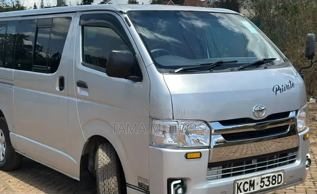 Toyota Grand HiAce 2002 Silver - 1