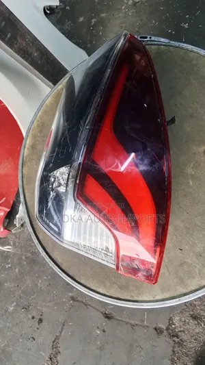 Honda Shuttle Tail Light RHS (Iliyoisha Matumizi)