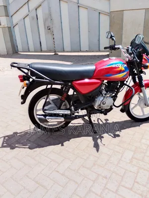 Bajaj Boxer 125 2025 Nyekundu