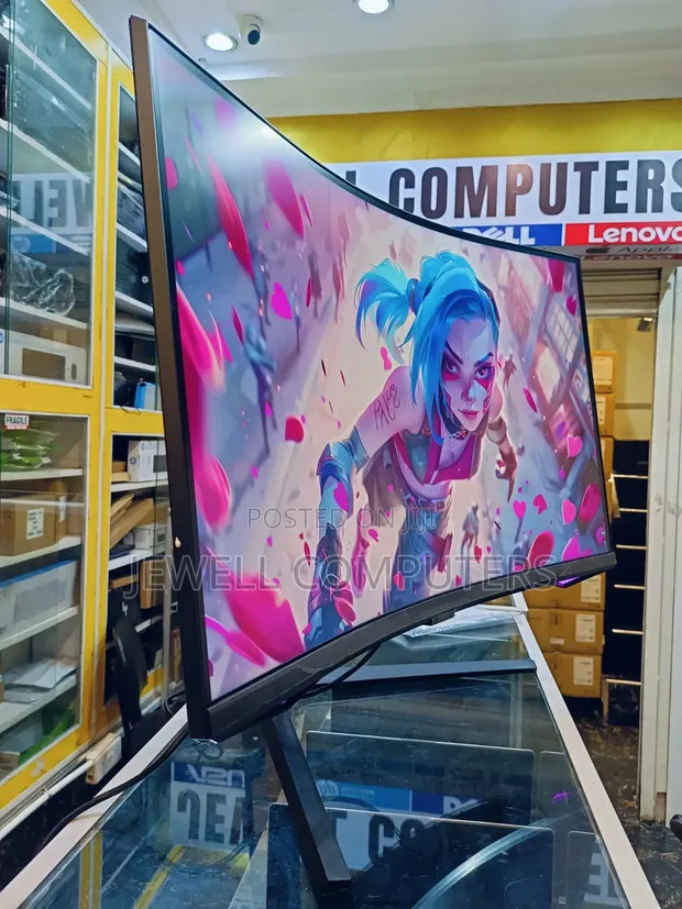 Samsung 32" Odyssey G5 QHD 165Hz Curved Gaming Monitor - 1