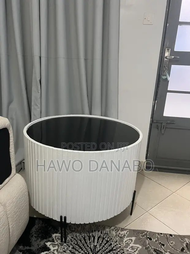 Meza ya Kahawa Nyeupe ya Mviringo - 1