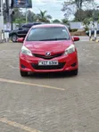 Toyota Vitz 1.3 FWD 5dr 2011 Nyekundu - 1