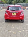 Toyota Vitz 1.3 FWD 5dr 2011 Nyekundu - 4