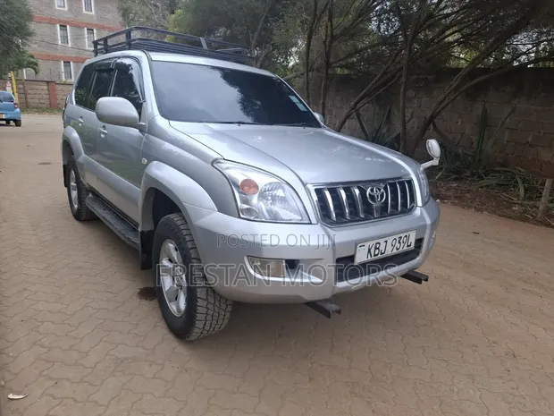 Toyota Land Cruiser Prado 2002 Silver - 1