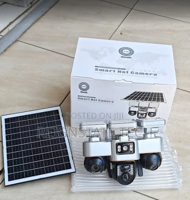 3-Lens 4G Solar PTZ Camera Streetlight - 1
