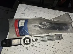 Volkswagen Jetta, Touran, Golf Rear Gear Mount