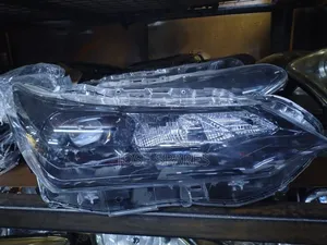 Taa za Mbele za Toyota Corolla Fielder Zisizo Xenon (Zilizotumika)