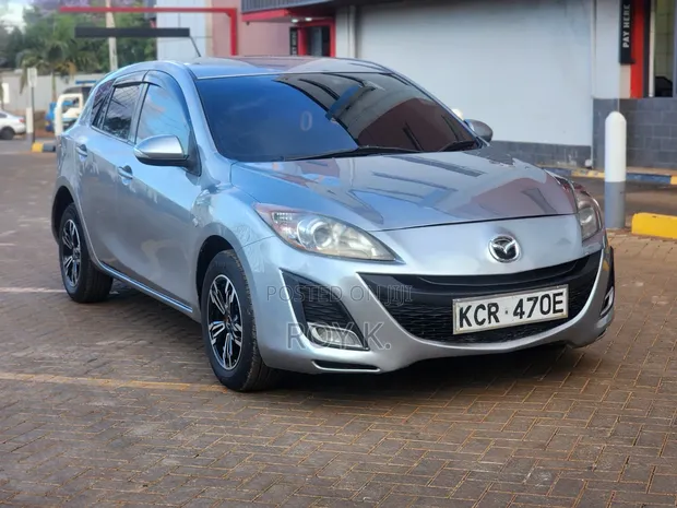 Mazda Axela 2012 Nyeusi - 1