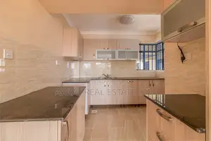 Apartment ya Vyumba 3 vya Kulala Runda kwa Uuzaji