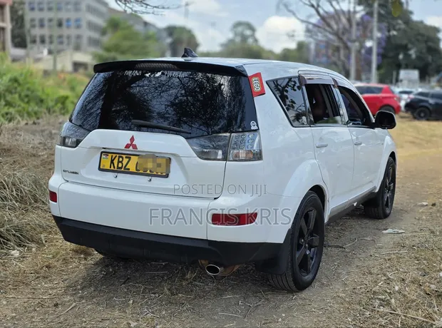 Mitsubishi Outlander 2007 White - 1