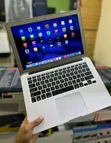 Apple MacBook Air 2017 8GB RAM 256GB SSD - 1