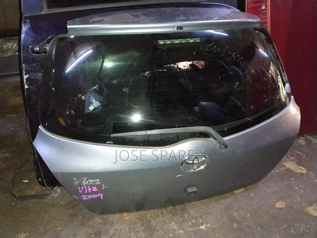 Boot ya Toyota Vitz 2009 - 1
