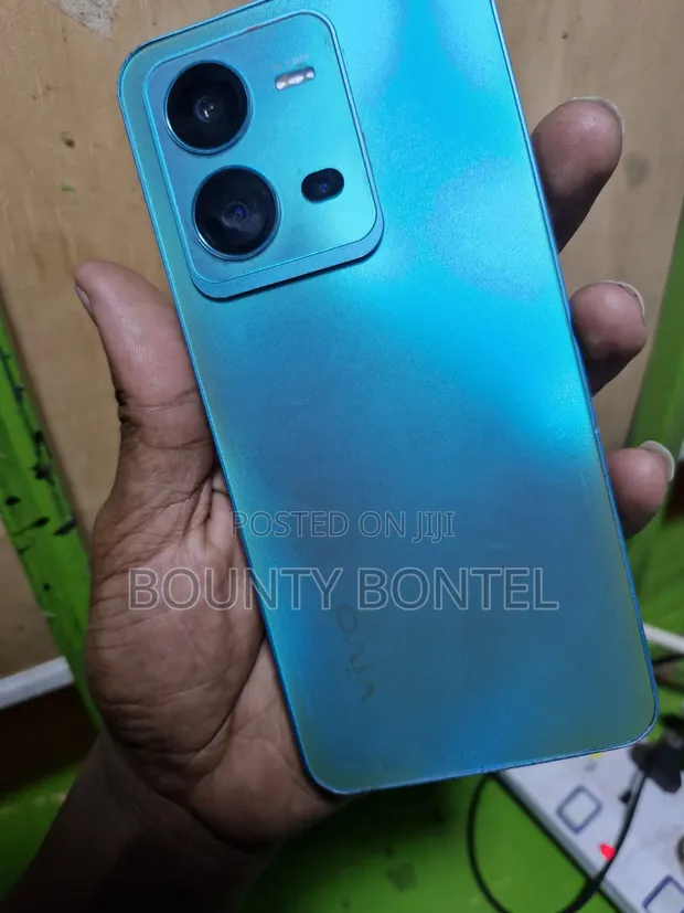 Vivo V25e 256GB Bluu - 1