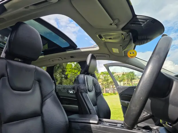 2018 Volvo XC60 AWD - 1
