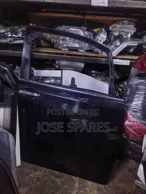 Mlango wa Mbele wa Toyota Noah (Uliotumika)